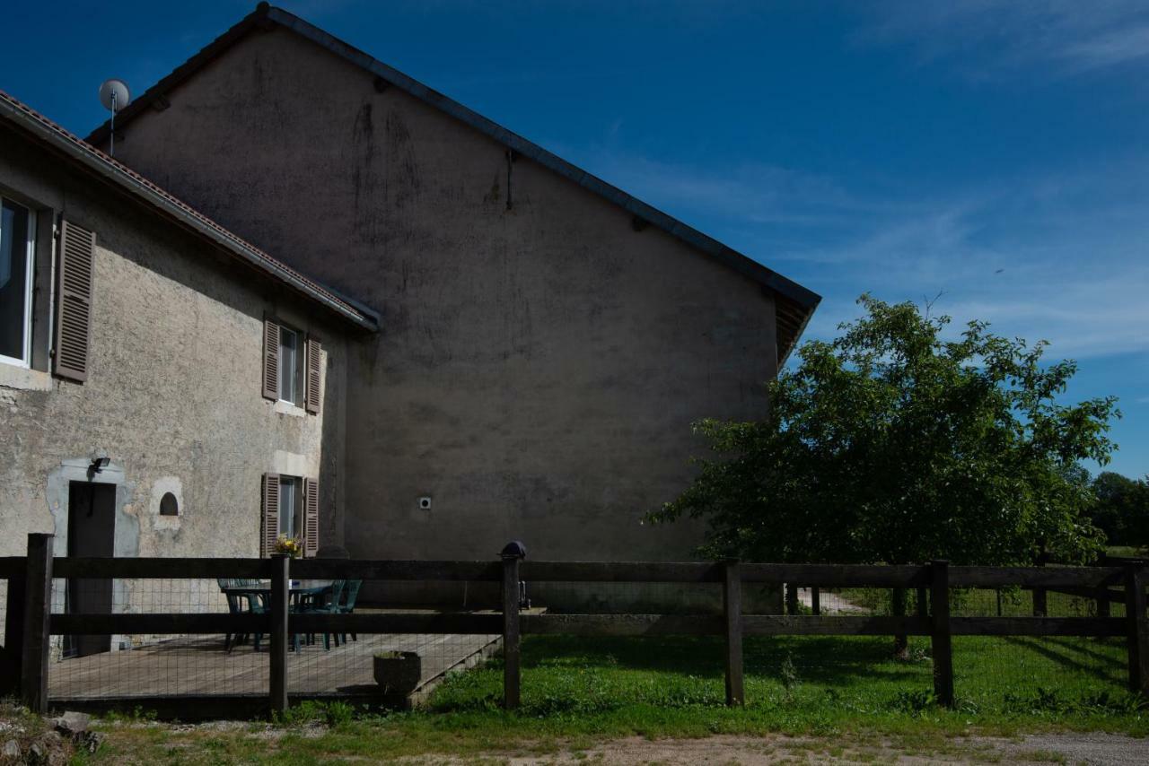 Gite La Janiat Montigny-sur-l'Ain Zewnętrze zdjęcie